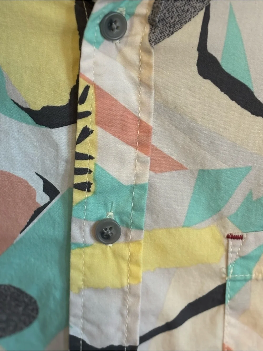 Distortion retro 80’s-90’s print button down short sleeve size L. EUC